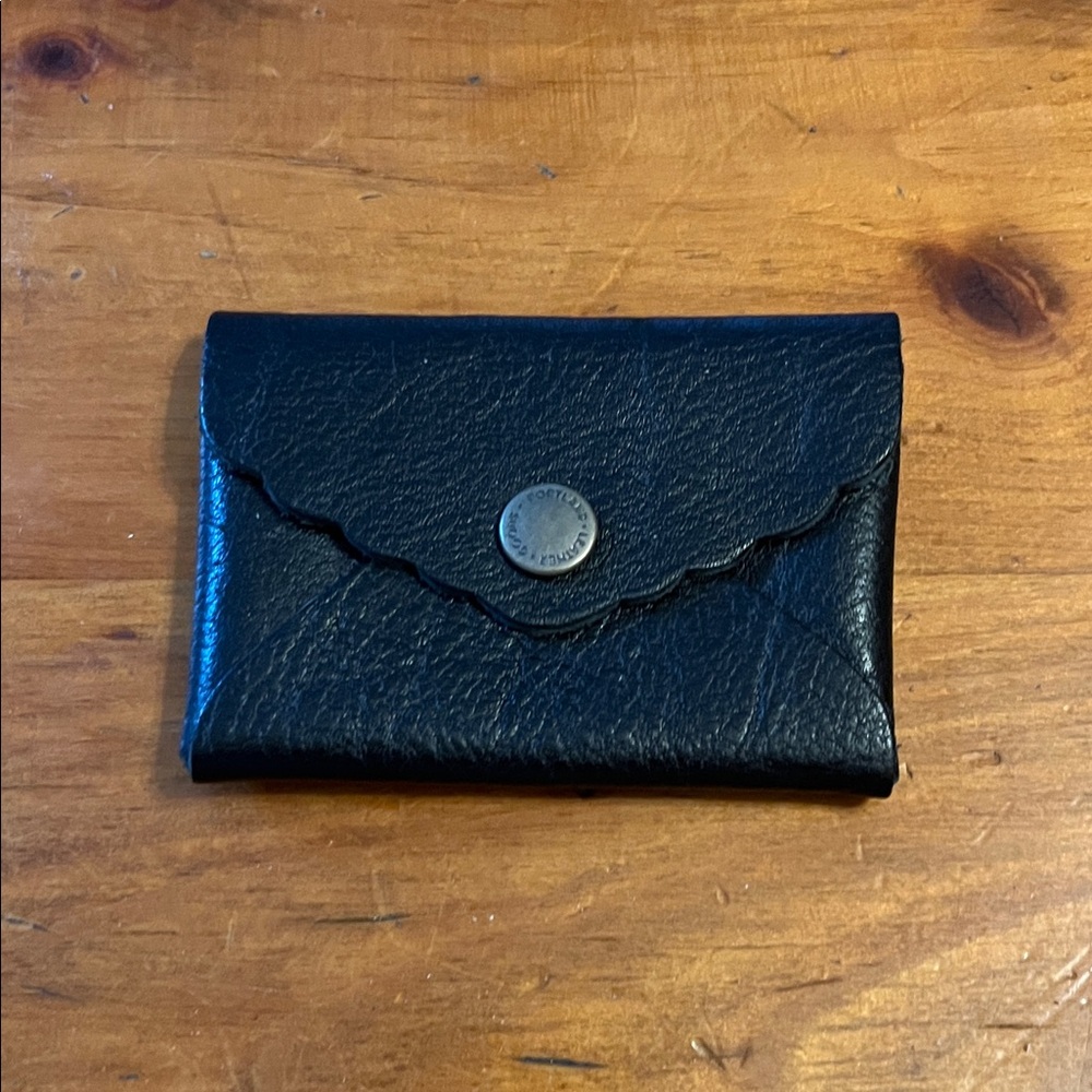 Portland Leather Mini Daisy wallet in black